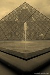 Travel-Photography-France-Paris-in-black-and-white-sepia-Gallery-Pictures-28.jpg
